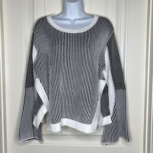 NWT! ☄️Morgan Claire Sweater Size Small